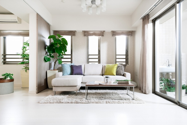 リビングおしゃれ白