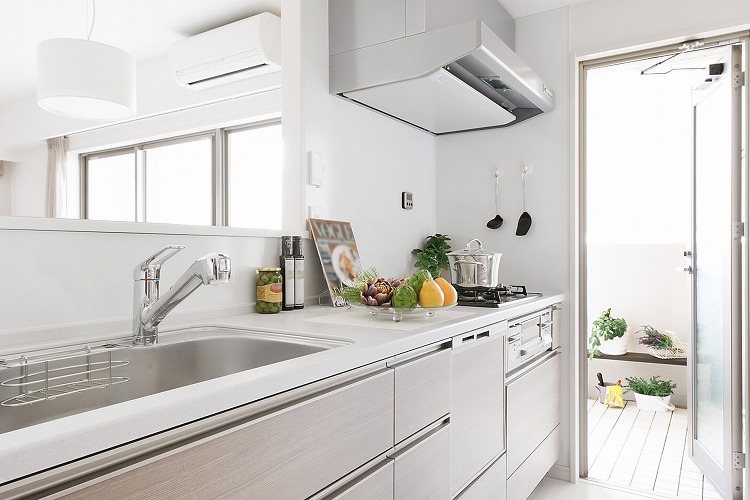 新築のキッチン