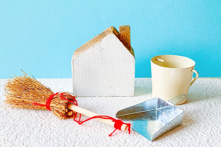 部屋がカビだらけ