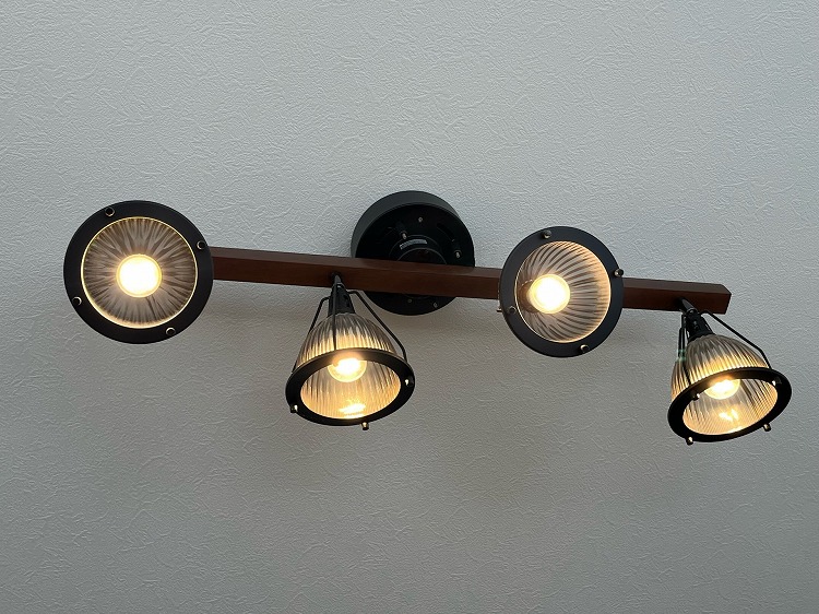 一条工務店アイスマイルに標準で付いていたコイズミのLED