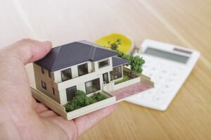 イシンホームとタマホームの比較！坪単価・おすすめな人・性能の違い