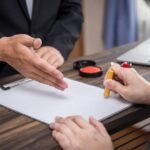 ハウスメーカーとの契約を急かす理由と冷静な対処と断り方
