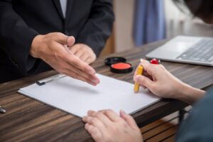 ハウスメーカーとの契約を急かす理由と冷静な対処と断り方